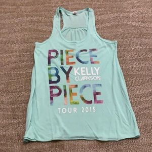 Kelly Clarkson 2015 tank top
